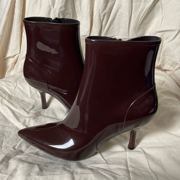 Jeffrey Campbell Puddles Pointed Toe Rain Ankle Boots Wine Shiny Size 7 - Picture 5 of 10